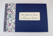 Album enseignant bleu et fleurs de liserons