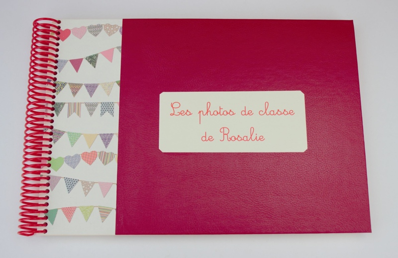 Album pour photos de classe rouge et fanions