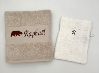 Serviette de toilette avec motif et gant de toilette