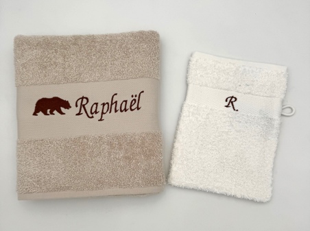 Serviette de toilette avec motif et gant de toilette