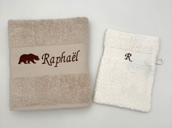 Serviette de toilette avec motif et gant de toilette