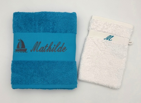 Serviette de toilette avec motif et gant de toilette