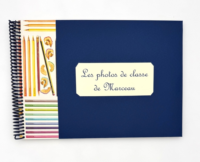 Album pour photos de classe bleu et crayons Album pour photos de classe bleu et crayons