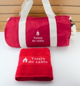 Sac fourre-tout personnalisé et serviette assortie Sac fourre-tout personnalisé et serviette assortie