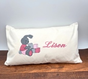 Coussin rectangulaire lapin et cubes personnalisé
