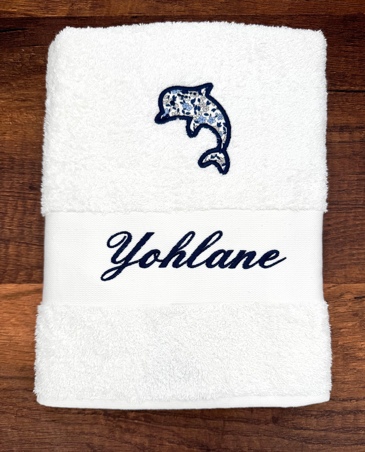 Drap de bain avec motif appliqué