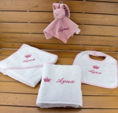 Coffret doudou Nattou: Doudou, serviette, bavoir et cape de bain personnalisé
