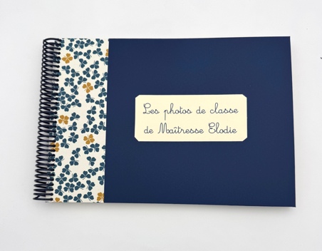 Album ENSEIGNANT ou ATSEM bleu et trêfles personnalisé