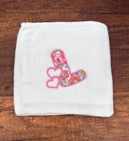 Lange personnalisé avec coeur et initiale en liberty