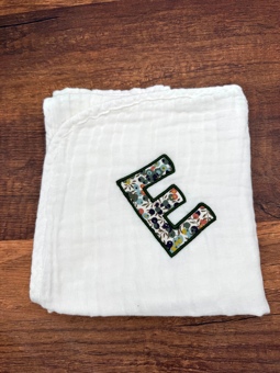 Lange personnalisé avec initiale en liberty