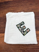 Lange personnalisé avec initiale en liberty