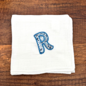 Lange personnalisé avec une lettre en liberty