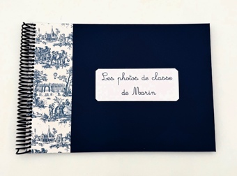 Album pour photos de classe bleu et toile de jouy bleue