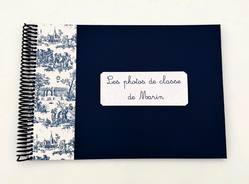 Album pour photos de classe bleu et toile de jouy bleue